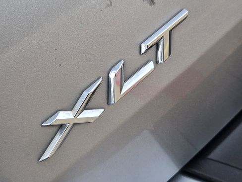 Used 2020 Ford Explorer XLT image 8