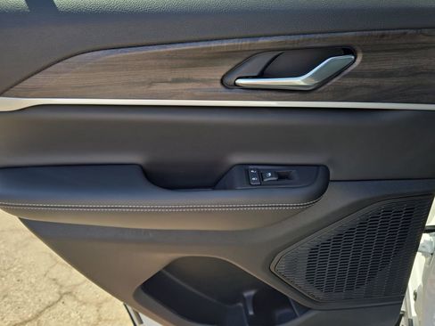 New 2026 Jeep Grand Cherokee Altitude AWD/4WD image 25