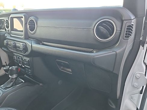 Used 2018 Jeep Wrangler Unlimited Sahara image 82