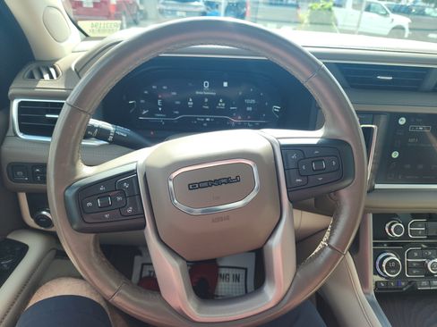 Used 2022 GMC Yukon XL Denali RWD image 38