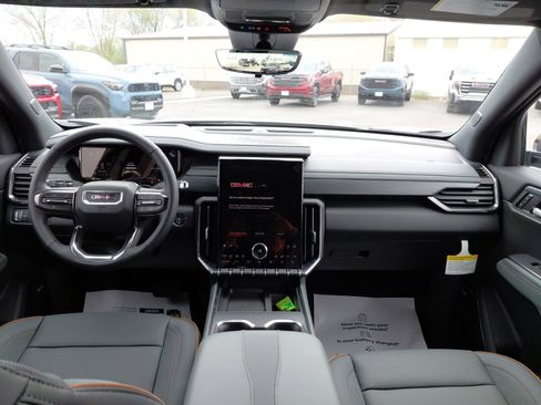 New 2026 GMC Acadia AT4 image 36