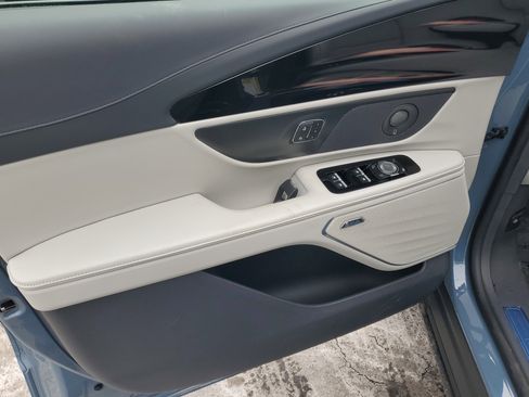 New 2026 Lincoln Nautilus Reserve image 8