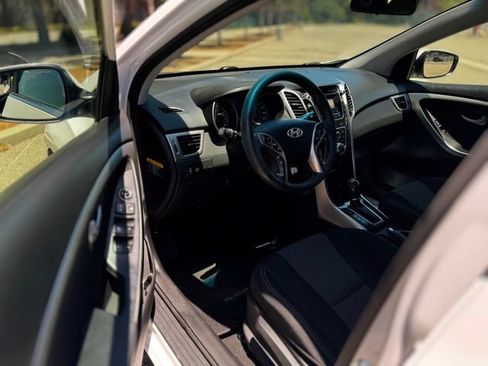 Used 2015 Hyundai Elantra GT FWD image 20