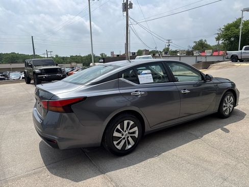 Used 2023 Nissan Altima 2.5 S FWD image 5