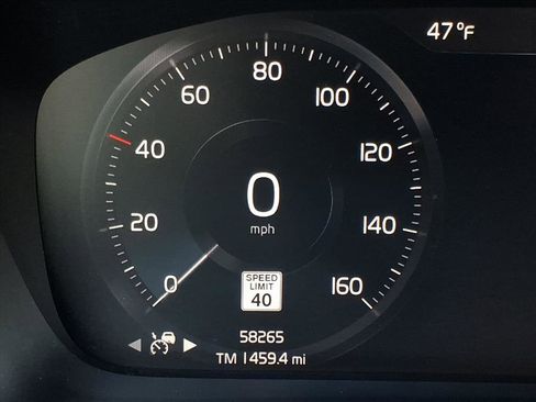 Used 2020 Volvo XC40 T5 R-Design w/ Protection Package image 21