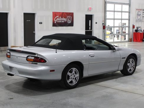 Used 1998 Chevrolet Camaro Z28 RWD image 20