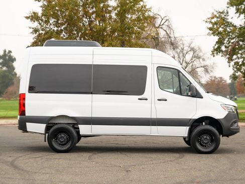Used 2024 Mercedes-Benz Sprinter 2500 image 6