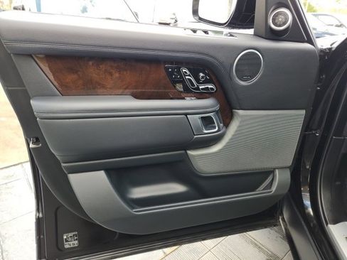 Used 2020 Land Rover Range Rover Long Wheelbase HSE image 28