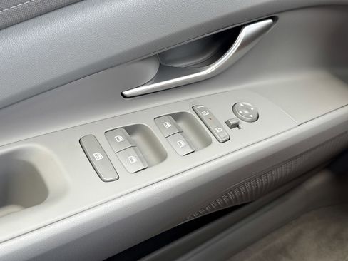 New 2026 Hyundai Elantra SE FWD image 15