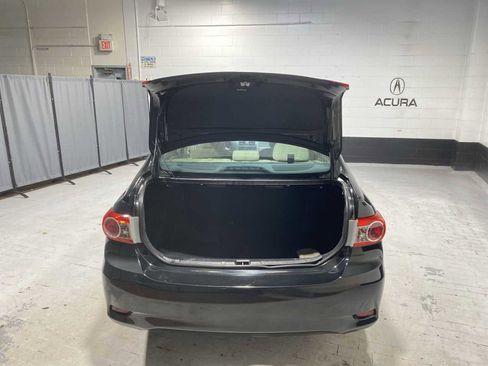 Used 2013 Toyota Corolla LE image 19