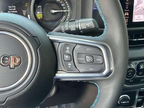 Used 2024 Jeep Wrangler High Altitude AWD/4WD image 24