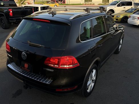Used 2012 Volkswagen Touareg Hybrid image 22