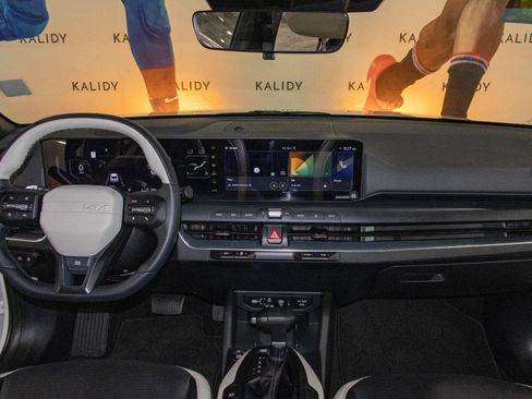 Used 2025 Kia K4 GT-Line w/ GT-Line Premium Package FWD image 3