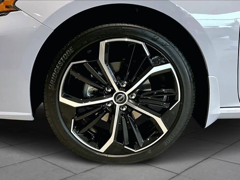 New 2025 Nissan Altima 2.5 SR image 9