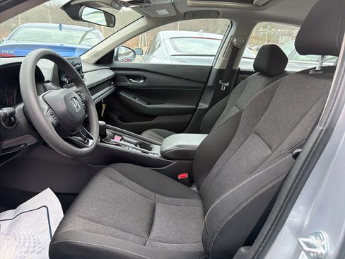 Used 2023 Honda Accord EX image 17