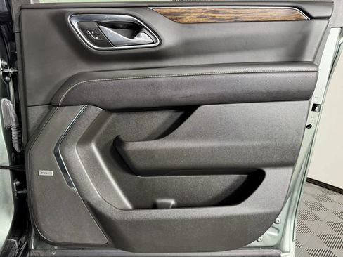 Used 2023 Chevrolet Suburban Premier AWD/4WD image 48