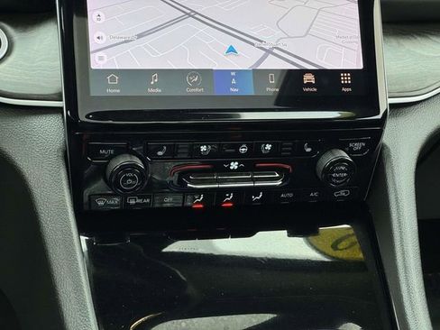 Used 2022 Jeep Grand Cherokee L Limited w/ Luxury Tech Group II image 22