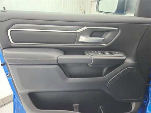 New 2026 RAM 1500 4x4 Crew Cab image 32