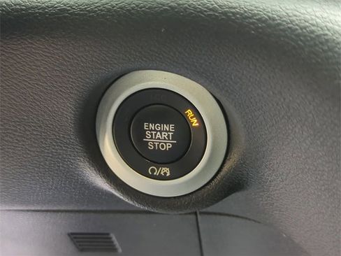 Used 2020 Chrysler Pacifica Touring-L w/ Advanced Safetytec Group image 17