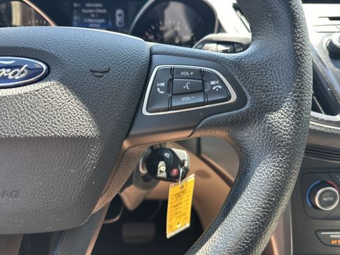Used 2018 Ford Escape SE FWD image 19
