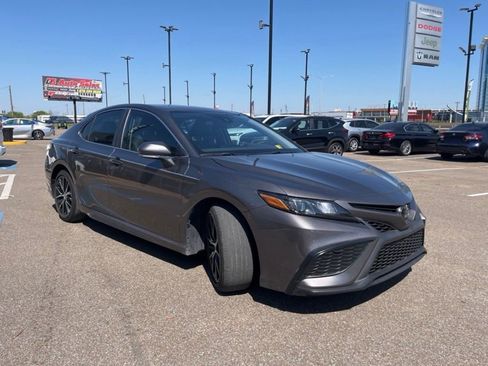 Used 2023 Toyota Camry SE image 8