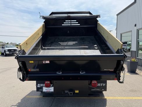 Used 2024 Ford F550 4x4 Regular Cab Super Duty image 27