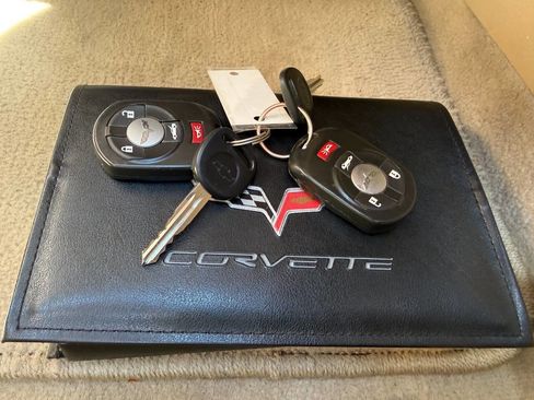 Used 2007 Chevrolet Corvette Coupe w/ Preferred Equipment Group RWD image 27