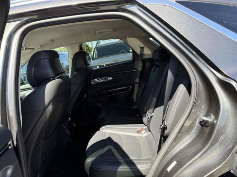 Certified 2025 Genesis GV70 2.5T AWD/4WD image 16