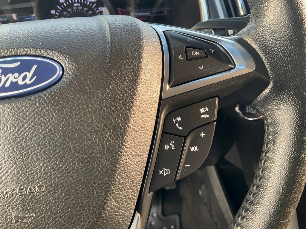 Used 2018 Ford Edge SEL w/ Equipment Group 201A FWD image 10