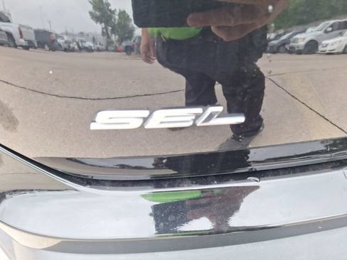 Used 2022 Ford Edge SEL w/ Sport Appearance Package AWD/4WD image 13