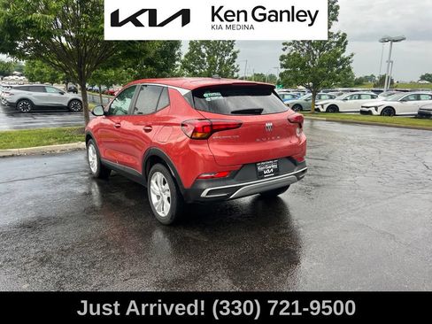 Used 2024 Buick Encore GX Preferred w/ Comfort Package FWD image 7