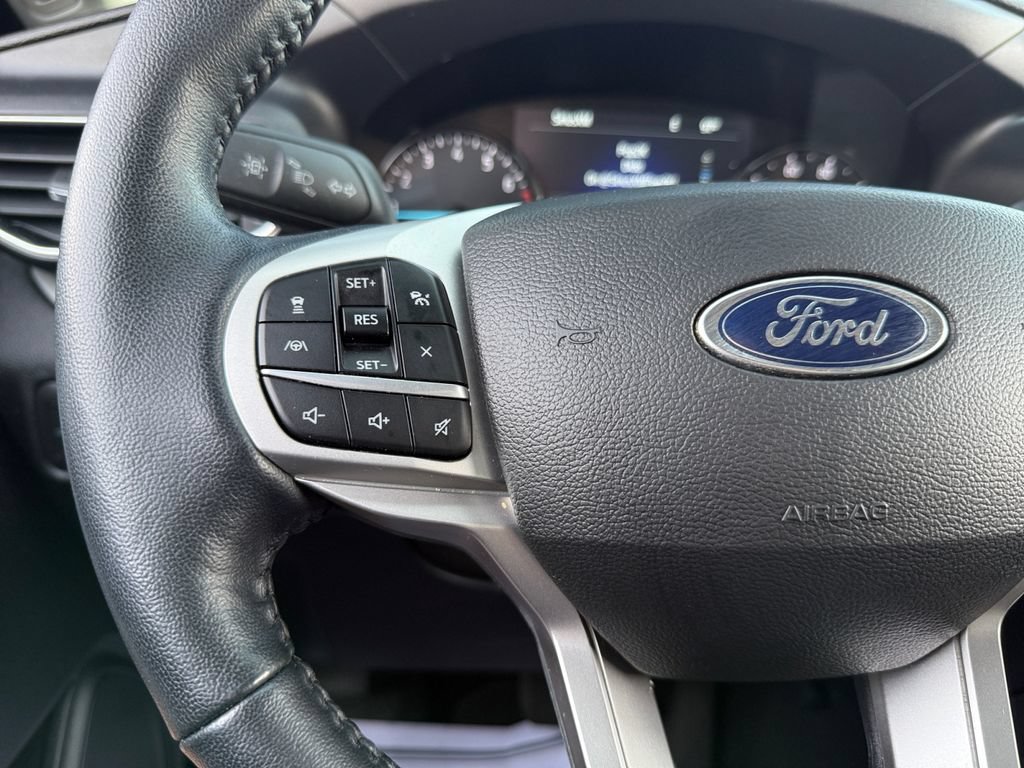 Used 2022 Ford Explorer XLT w/ Equipment Group 202A AWD/4WD image 15