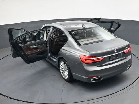 Used 2016 BMW 740i image 42