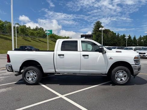New 2026 RAM 2500 Tradesman AWD/4WD image 9