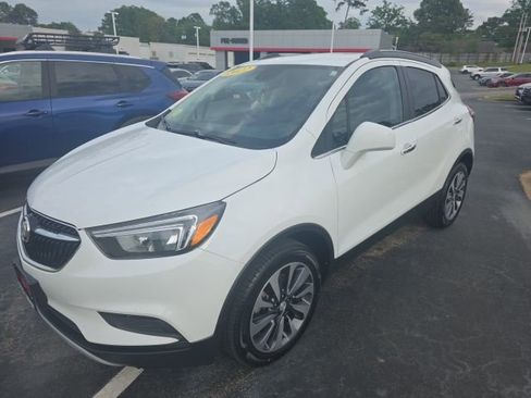 Used 2022 Buick Encore Preferred w/ Safety Package image 3