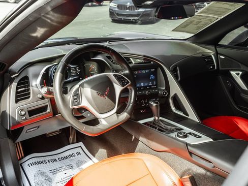 Used 2019 Chevrolet Corvette Stingray Coupe w/ 1LT RWD image 8