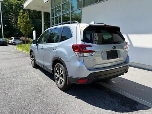 Used 2023 Subaru Forester Limited AWD/4WD image 9