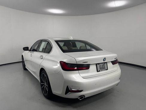 Used 2019 BMW 330i xDrive Sedan w/ Premium Package AWD/4WD image 5