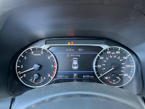 Used 2025 Nissan Altima 2.5 SV FWD image 41