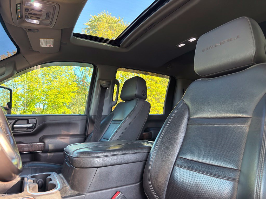 Used 2023 GMC Sierra 3500 Denali w/ Denali Ultimate Package AWD/4WD image 3