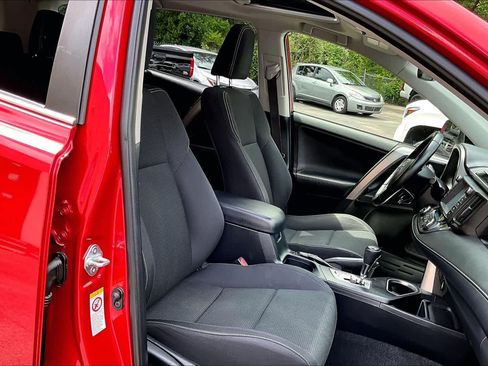 Used 2016 Toyota RAV4 XLE FWD image 9