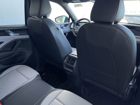 New 2026 Volkswagen Tiguan SE R-Line image 28