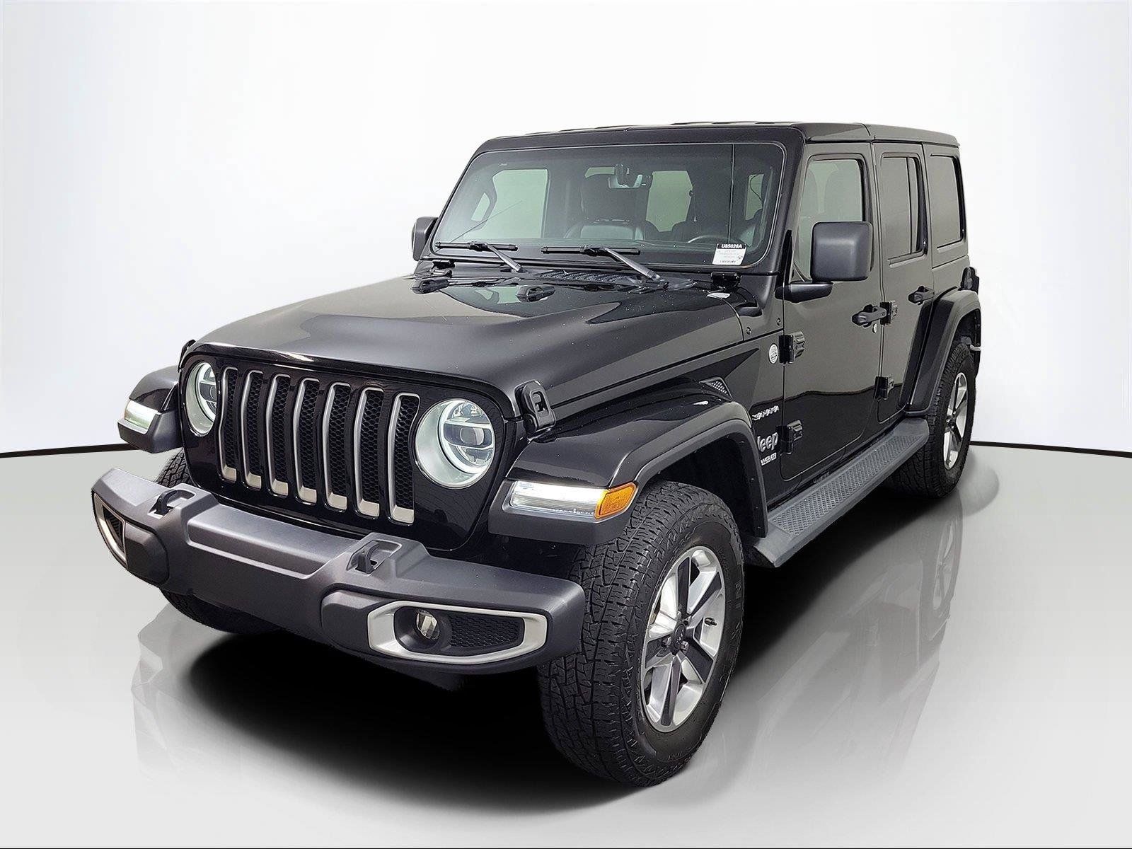 Used 2018 Jeep Wrangler Unlimited Sahara w/ Dual Top Group AWD/4WD image 3