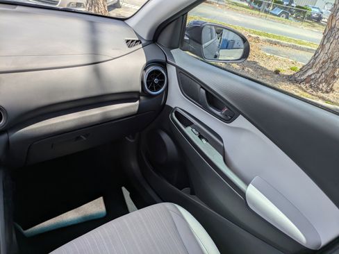 Used 2023 Hyundai Kona SEL FWD image 13