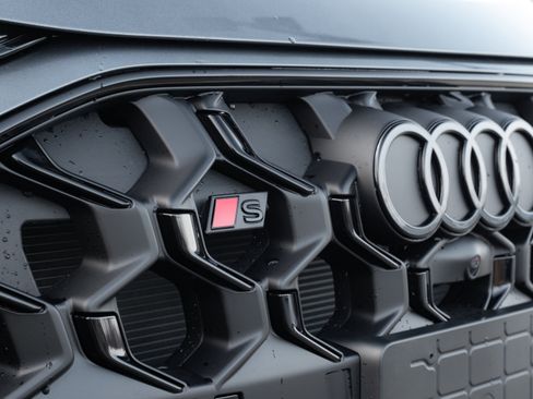 New 2025 Audi SQ5 Prestige image 43