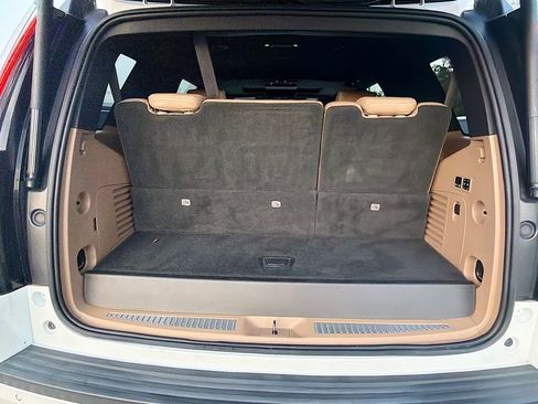 Used 2019 Cadillac Escalade Platinum image 12