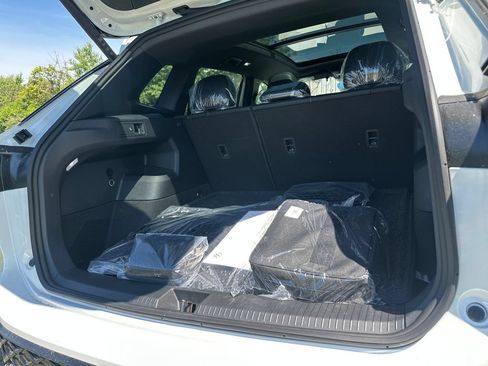 New 2026 Volkswagen Tiguan SE R-Line AWD/4WD image 19