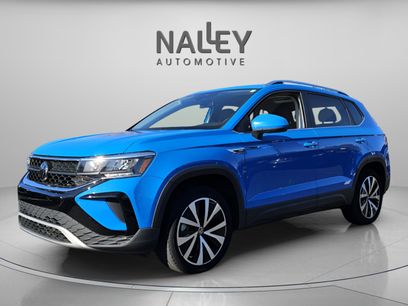 Used 2022 Volkswagen Taos SE w/ Panoramic Sunroof Package