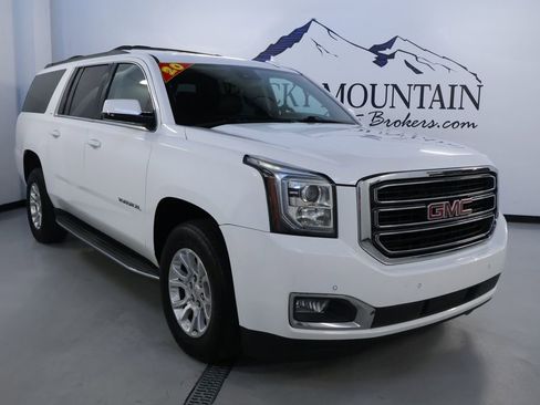 Used 2020 GMC Yukon XL SLT AWD/4WD image 1