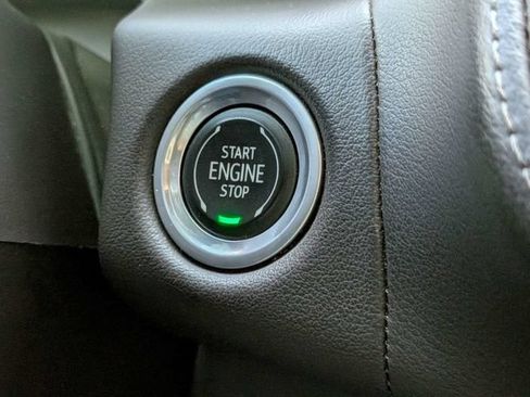 Used 2021 Chevrolet Suburban Z71 AWD/4WD image 31